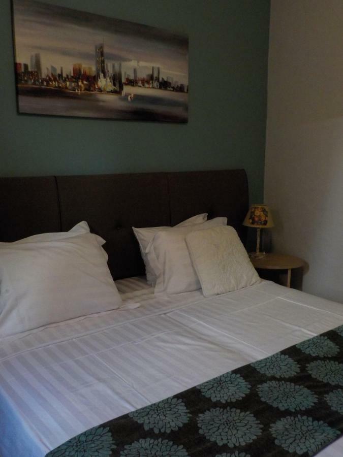 Mary'S Place Stalis Luaran gambar